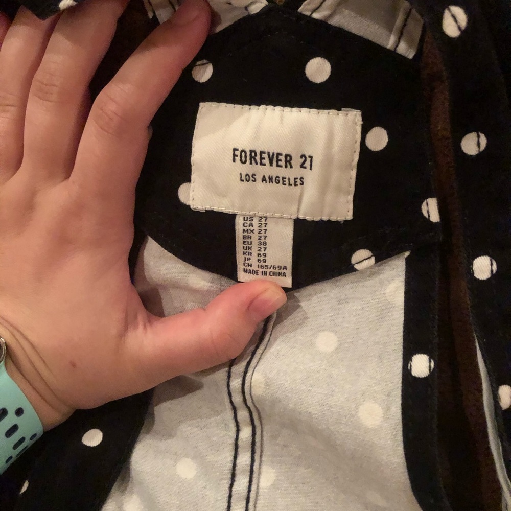 Size 27 forever 21 overall shorts - Picture 2 of 3